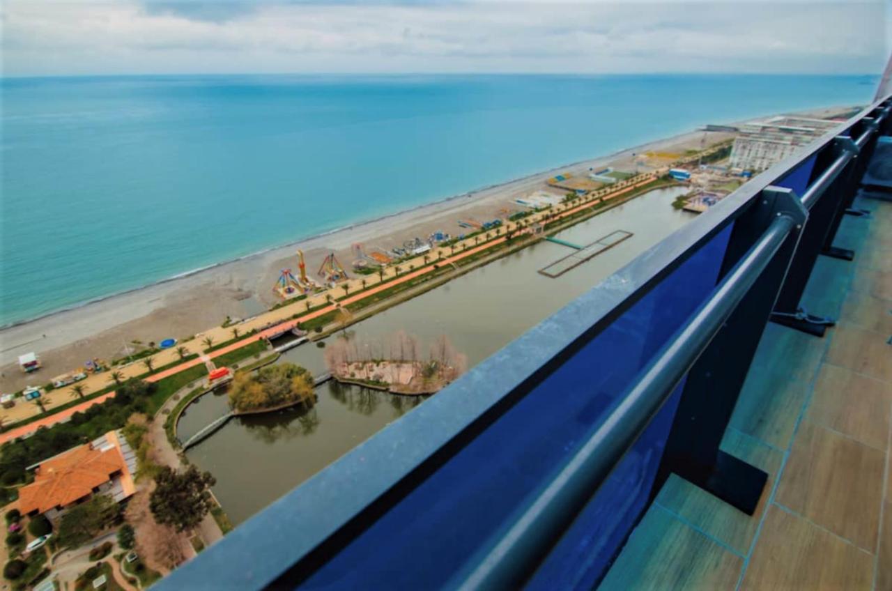 Sea Side Aparthotel In Orbi Complex Batumi Bagian luar foto