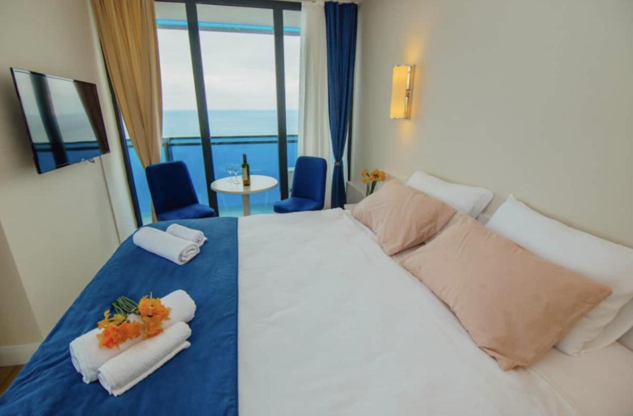Sea Side Aparthotel In Orbi Complex Batumi Bagian luar foto